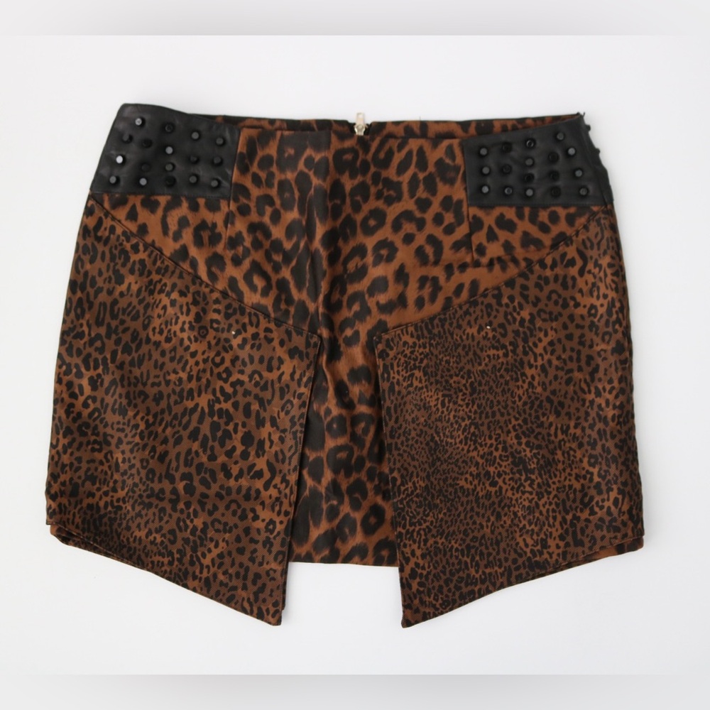 NWOT- Endless Rose leopard print studded skirt in size large.